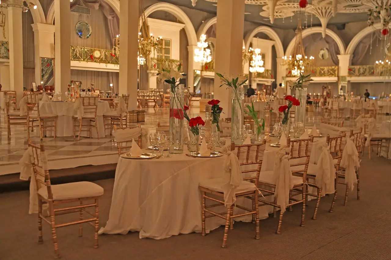 The Ritz by Ferns N Petals
